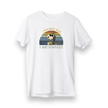 I am vintage - Regular T-Shirt